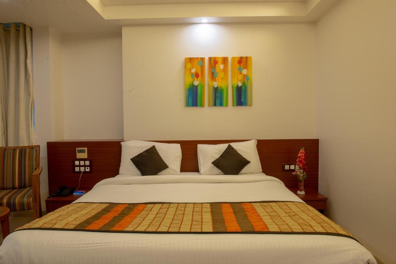 Monarch Montvert Pune Exterior photo